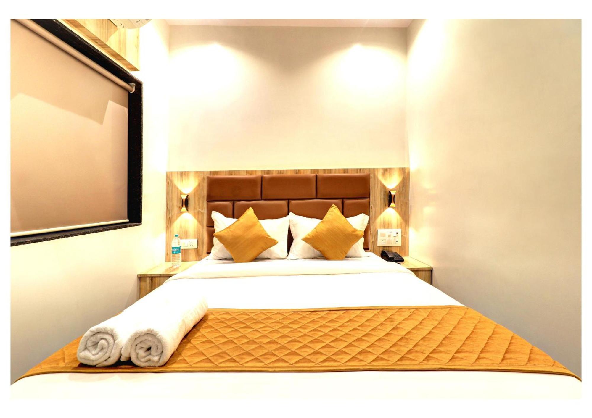 Hotel Enigma Inn Mumbai Ngoại thất bức ảnh