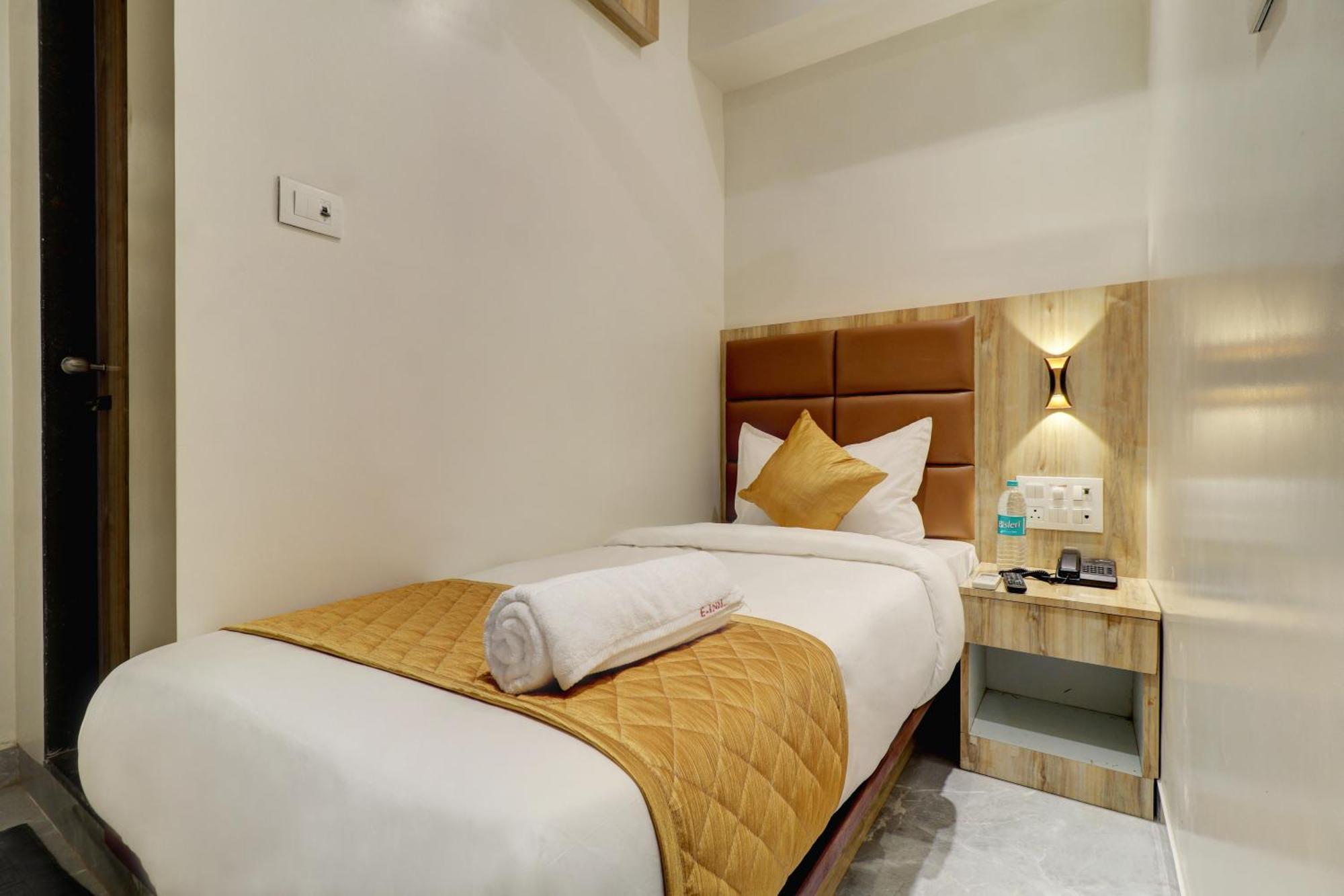 Hotel Enigma Inn Mumbai Ngoại thất bức ảnh